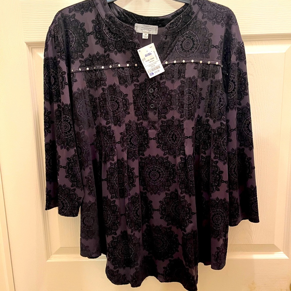 Gorgeous flocked black blouse!